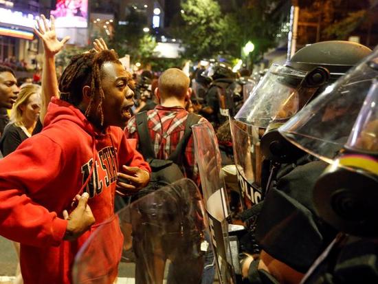 �������к��˼�������¼�� ���Ӵ󺰣���ûǹ��