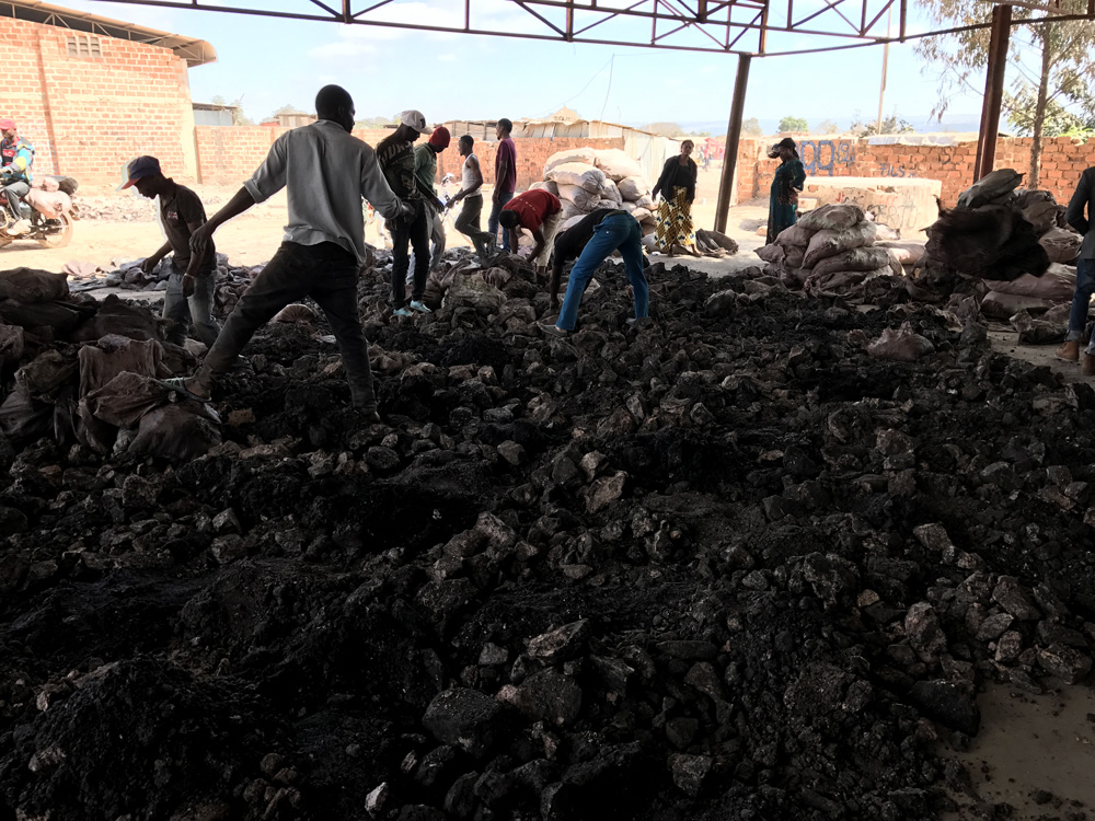 ���飺��ý����Ĩ���ڷǻ��� ���˰��Ľ�̨��